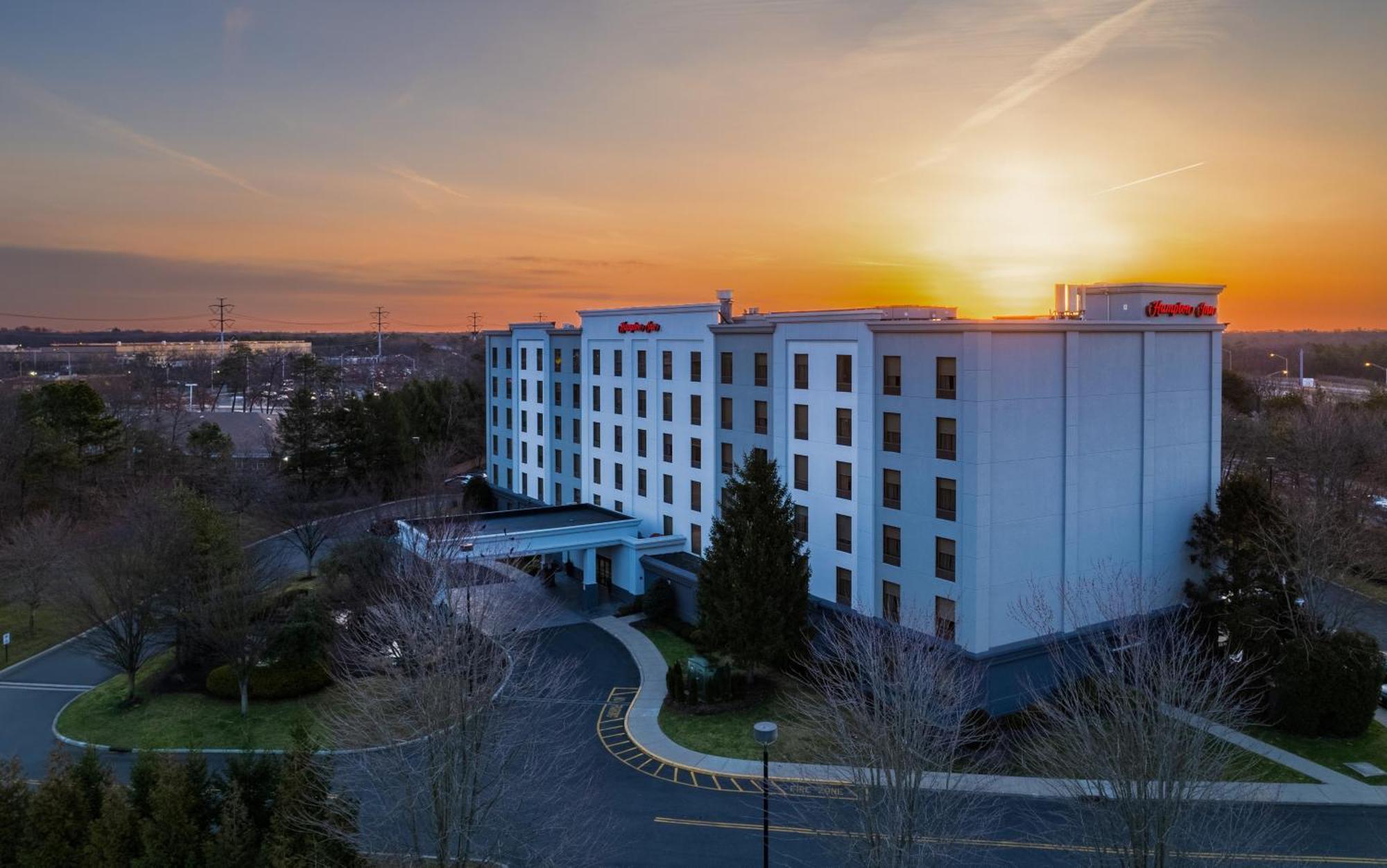 Farmingville Hampton Inn Long Island-Brookhaven מראה חיצוני תמונה