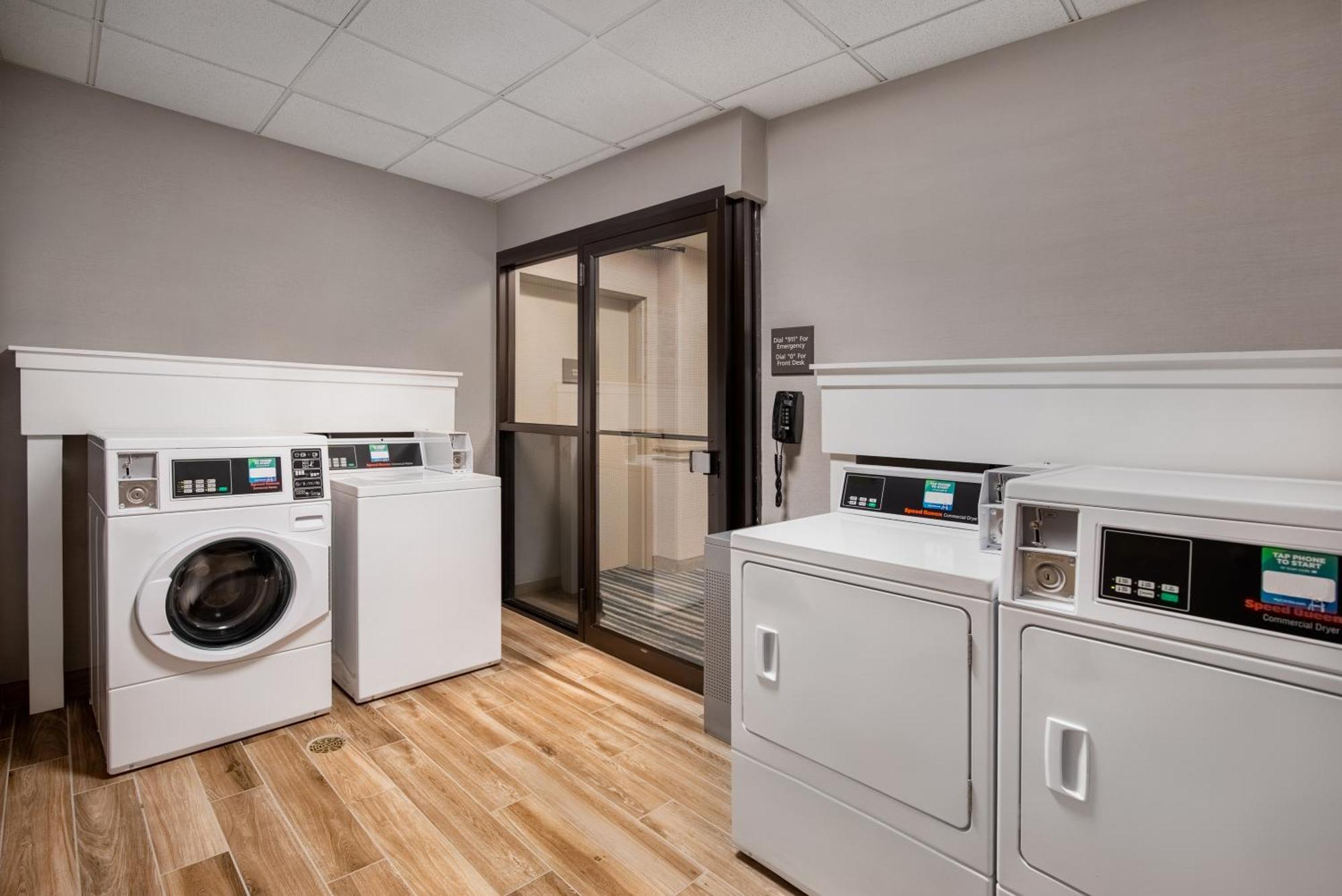 Farmingville Hampton Inn Long Island-Brookhaven מראה חיצוני תמונה