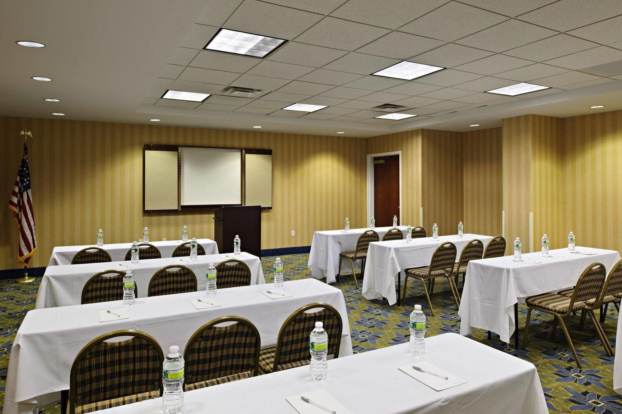 Farmingville Hampton Inn Long Island-Brookhaven מראה חיצוני תמונה